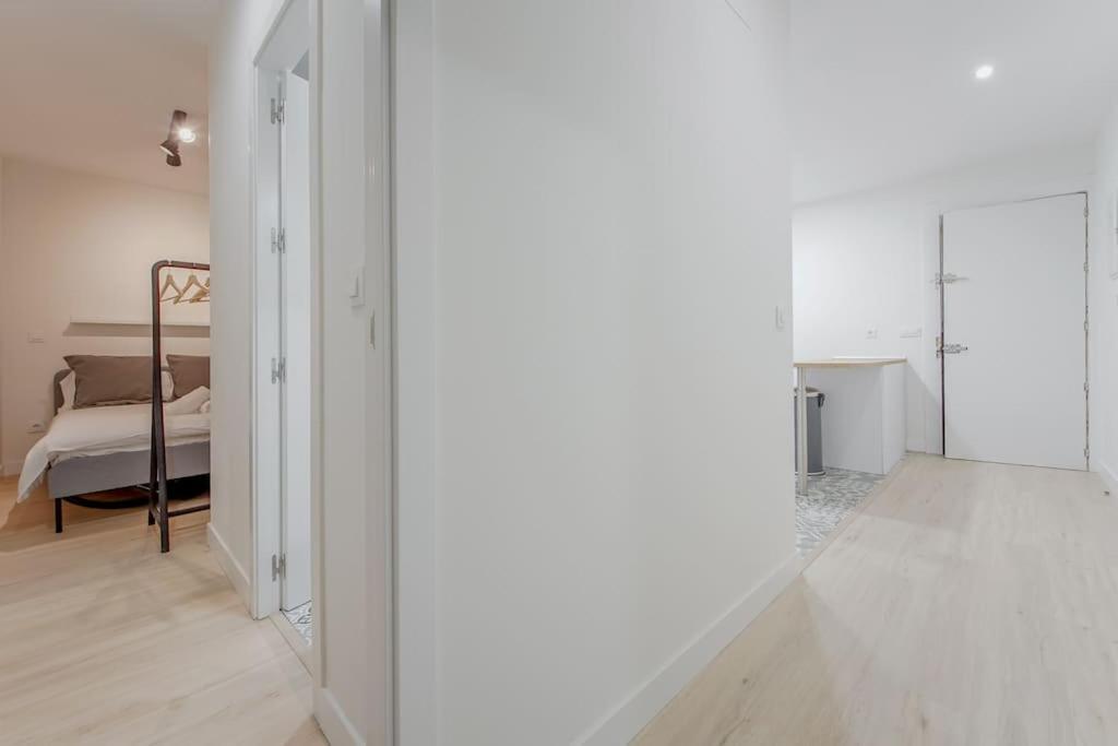 Modern Apt Para 6Px En La Plaza De Tirso De Molina Мадрид Екстер'єр фото