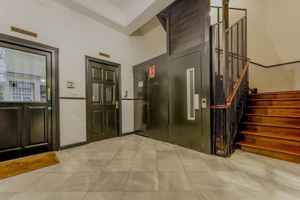 Modern Apt Para 6Px En La Plaza De Tirso De Molina Мадрид Екстер'єр фото